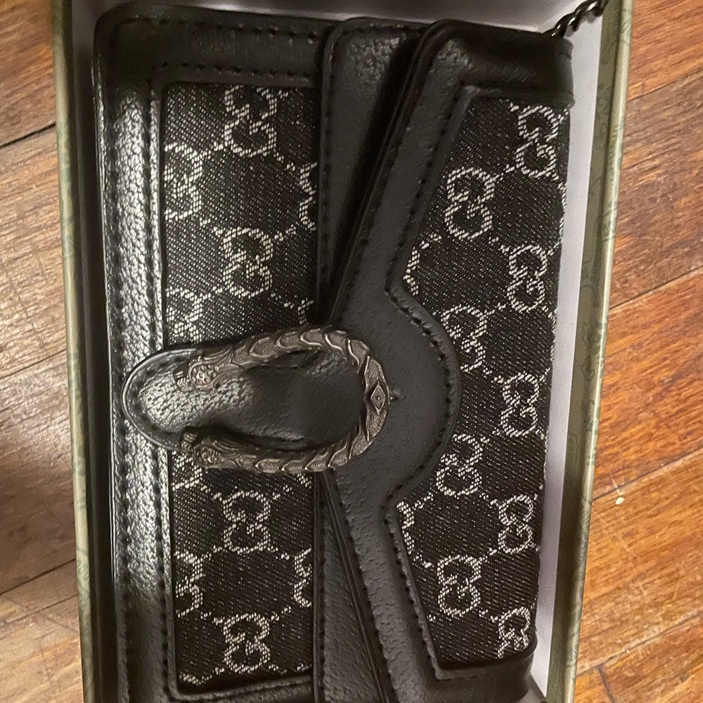 Gucci Purse - Picture 1 of 1